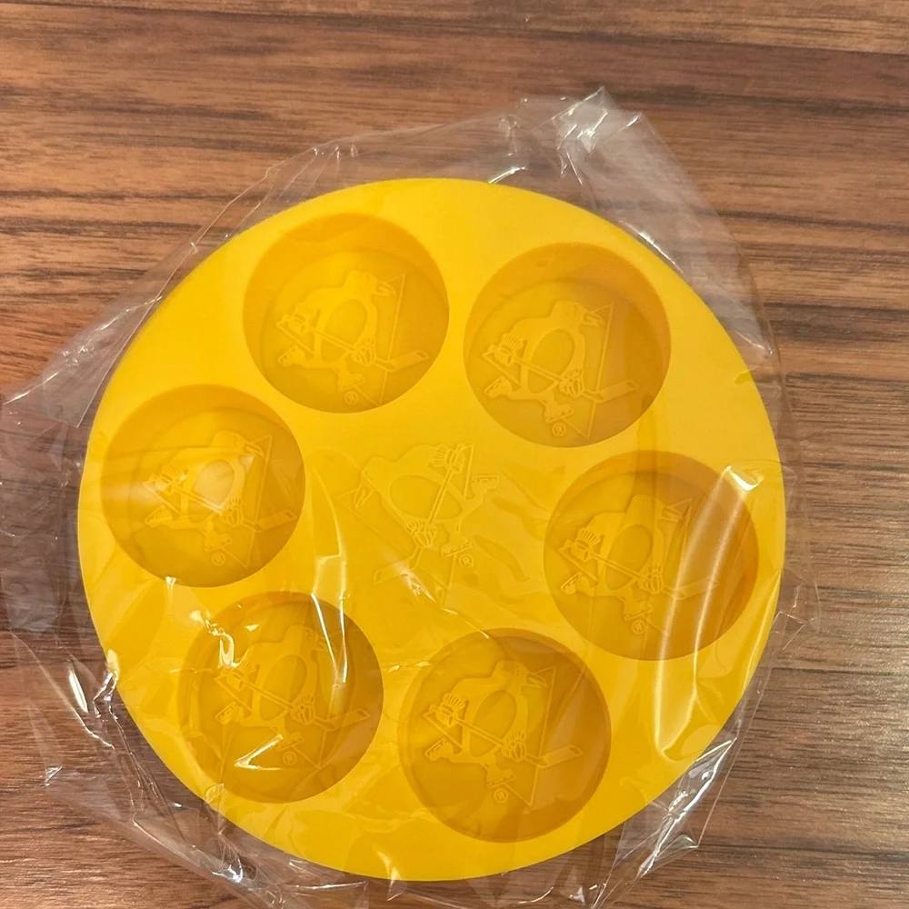 Yellow Silicone Pittsburgh Penguin ice Mold NEW